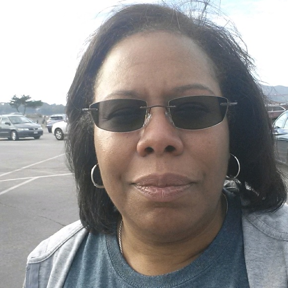 Meet your Posher, Darlene - Picture 1 of 1